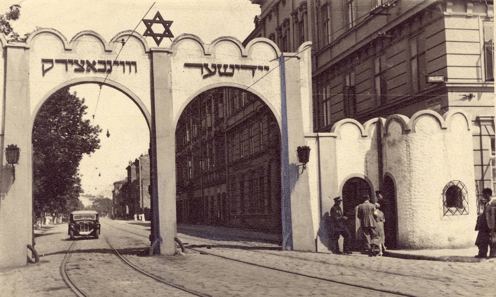 Historic view towards Podgórze and Kraków hills before the war